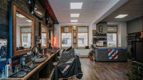 Martins Barber Garage 